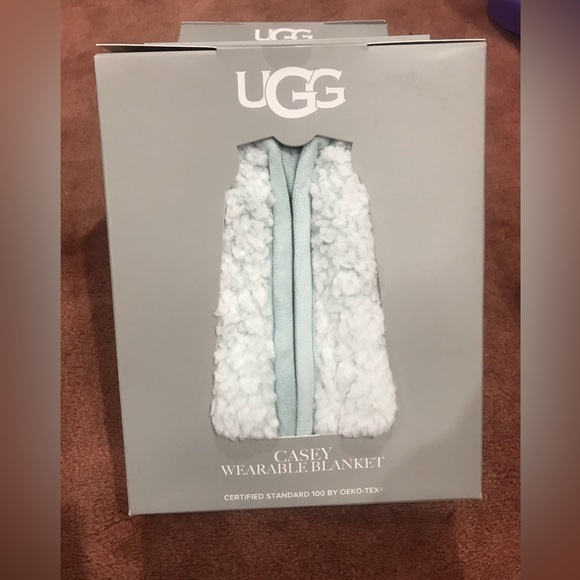 COPY - UGG Casey wearable Blanket for baby - Picture 1 of 10